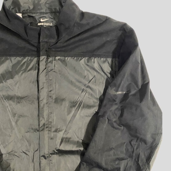Nike Shield Water-repellent Windbreaker - Picture 4 of 4